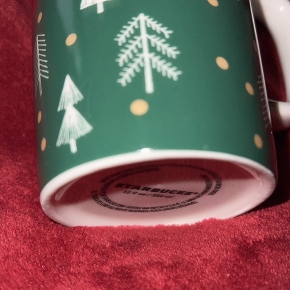 Starbucks green tall  holiday coffee mug - Picture 4 of 6